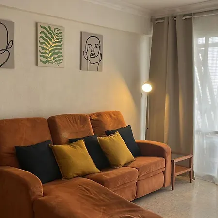Cozy Apartment Next To Center Seville Exterior photo